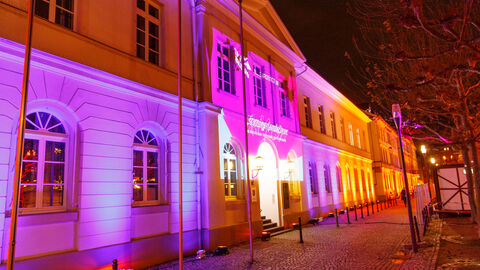 Tag der Bildung - Lichtprojektion am Hessischen Kultusministerium