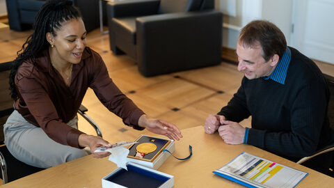 Olympiasiegerin Deborah Levi zu Gast im Kultusministerium
