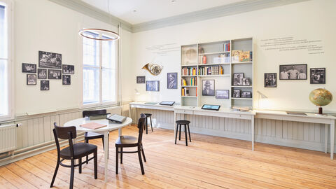 Ausstellungsraum in der  Stiftung Adam von Trott, Imshausen e. V. 