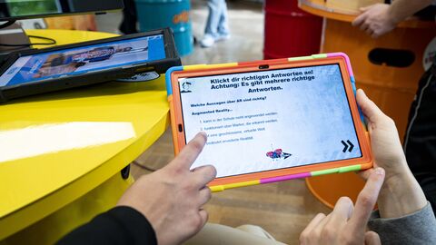 Eindrücke vom Besuch der Initiative Deine Zukunft#real:digital an der Elly-Heuss-Schule in Wiesbaden