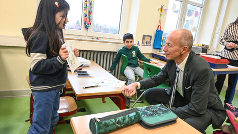 Armin Schwarz besucht Lotteschule in Wetzlar 