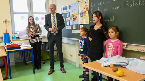Armin Schwarz besucht Lotteschule in Wetzlar 